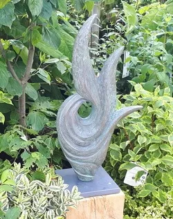 beautiful-garden-statues-main